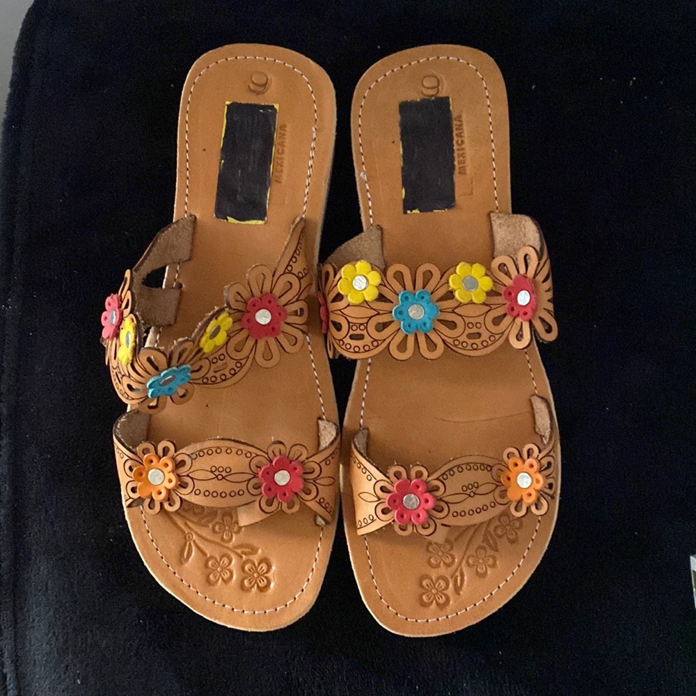 NWOT. Artisanal sandals 100% leather